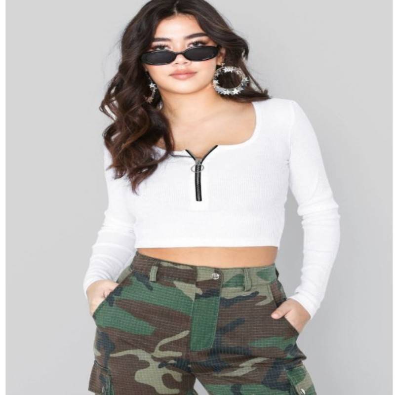 Women&#039;s zip-up top small vest