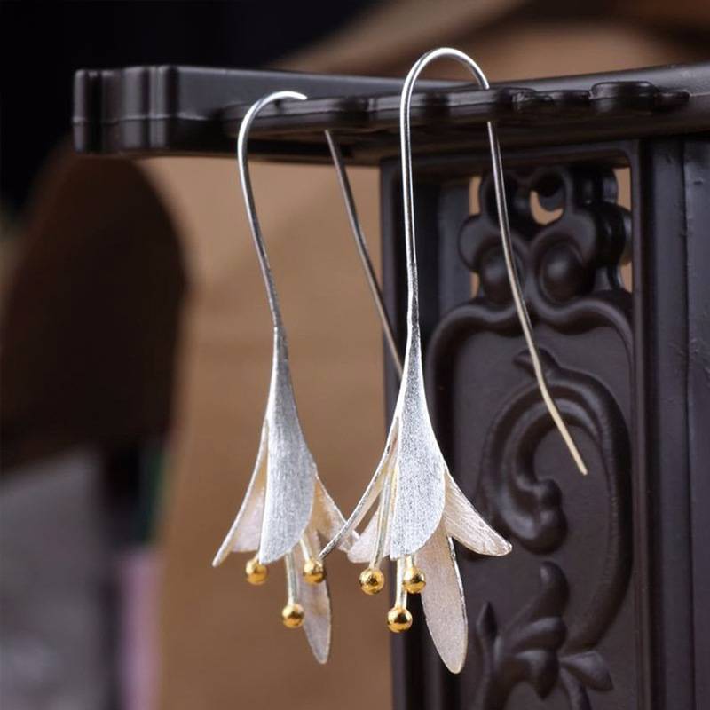 Delicate and beautiful flowers lady&#039;s earrings