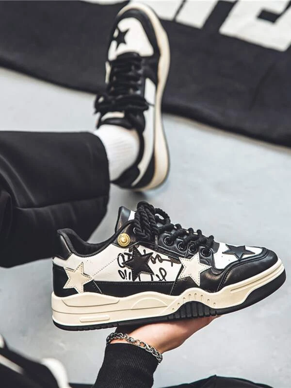 Men&#039;s Lace Up Sneakers with Sporty Skate Shoe Style