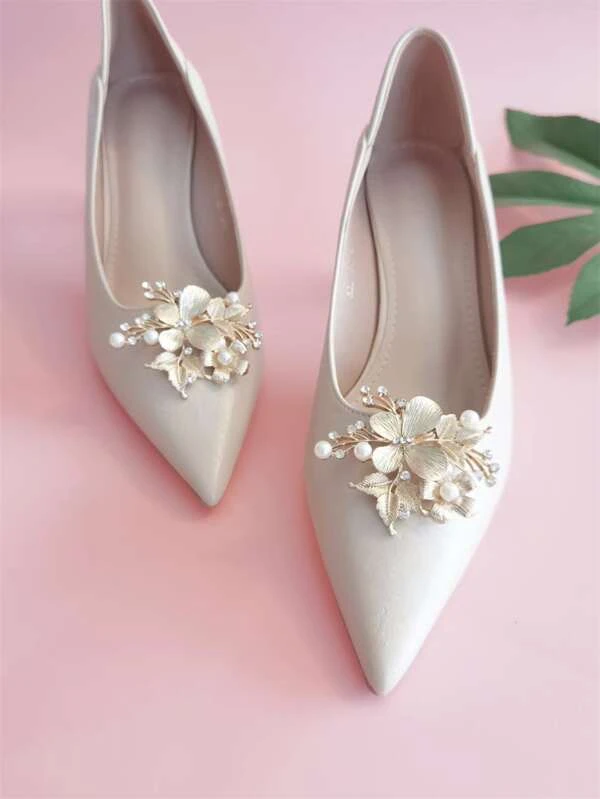 2pcs Faux Pearl &amp; Flower Decor Shoe Decoration