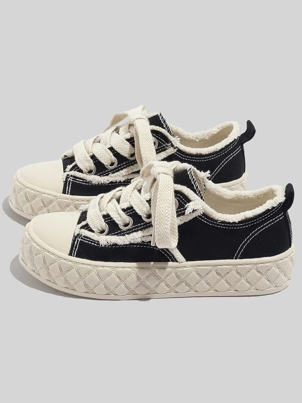 Stylish Lace-up Outdoor Canvas Shoes for Women&#039;s Casual Wear