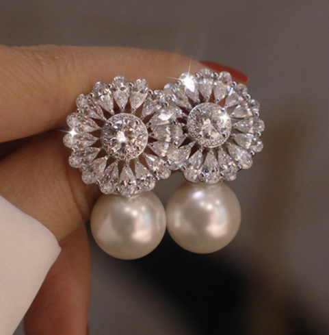 Cao Shi Baroque new exquisite flowers zircon imitation pearl earrings girl Sweet bride engagement dinner jewelry