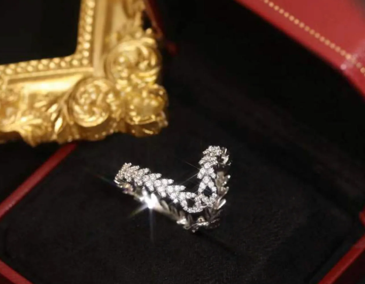 Creative design high-end atmospheric circle ear bone ear clip