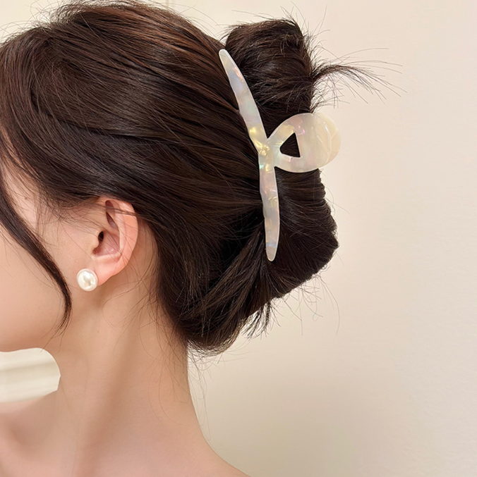 Korean senior sense of acetic acid acrylic scratch clip large female 2023 new temperament coiffure