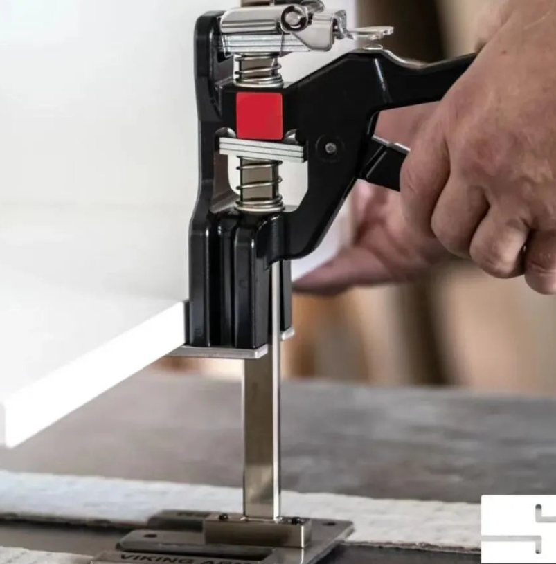 LABOR SAVING ARM - HAND LIFTING JACK TOOL
