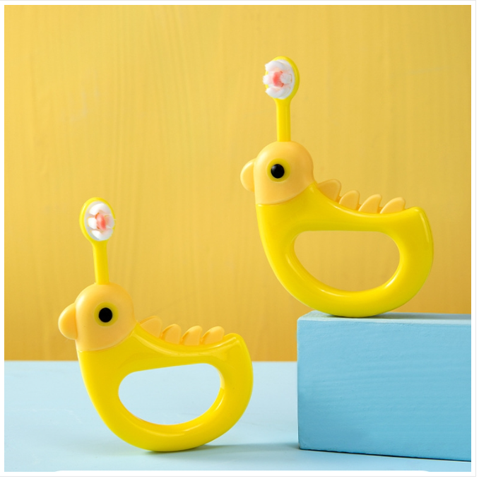 2 pieces selling RAOYI cartoon Little Yellow Chicken Soft fur baby toothbrush (yellow)