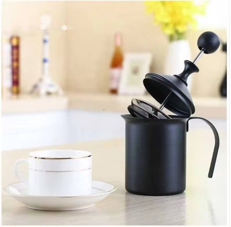 Stainless steel double mesh manual coffee milk foam pump foaming cup milk frother, capacity: 800cc