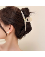 Korean senior sense of acetic acid acrylic scratch clip large female 2023 new temperament coiffure