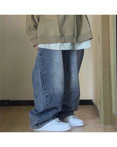 Pocket Design Blue Wash Boyfriend Jeans