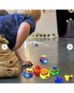 Music Flashing Spinners Toy With Launcher