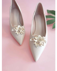 2pcs Faux Pearl & Flower Decor Shoe Decoration