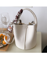 This year's popular bag female 2022 spring and summer new tide hundreds of crossbody bag texture fashion handheld bucket bag