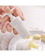 Rotating handle garlic twister