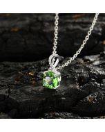 Emerald pendant clavicle chain