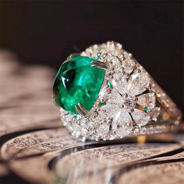 Vintage Rings Classic Emerald Green Zircon Ring Wedding anniversary gift