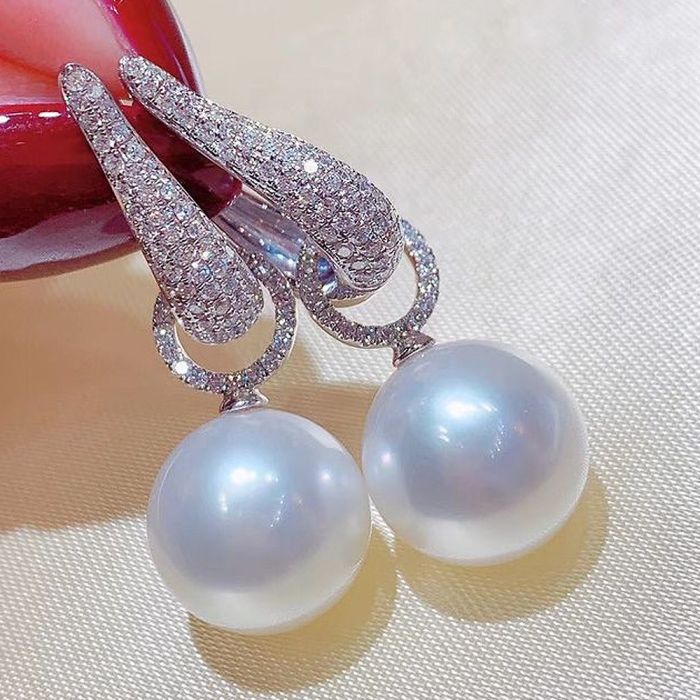 Exquisite two-wearing imitation pearl zircon earrings, fashionable, extravagant, elegant women's earrings