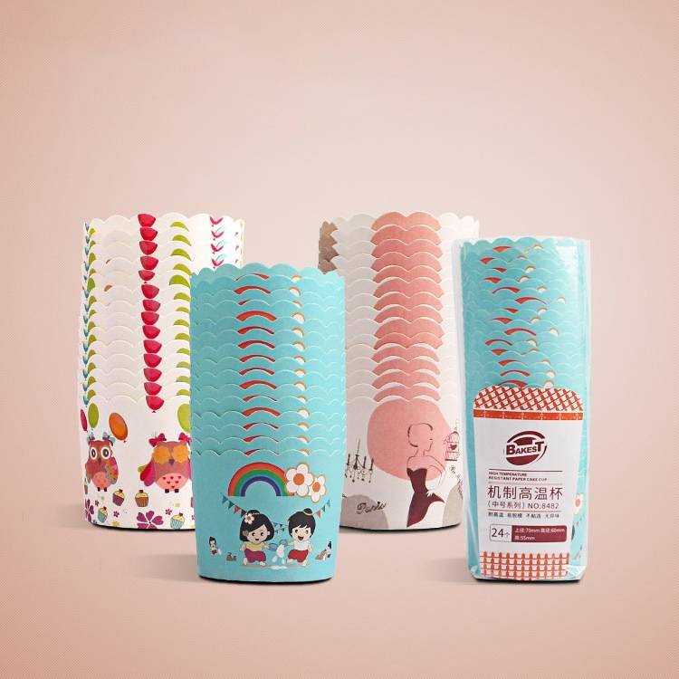 24/1 bundle coated cake paper cups, baking cup size: 6.8 x 5 x 3.9cm, color random