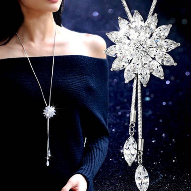 Fashionable Women&#039;s Brilliant Flower Sweater Chain Pendant Summer Dress Jewelry