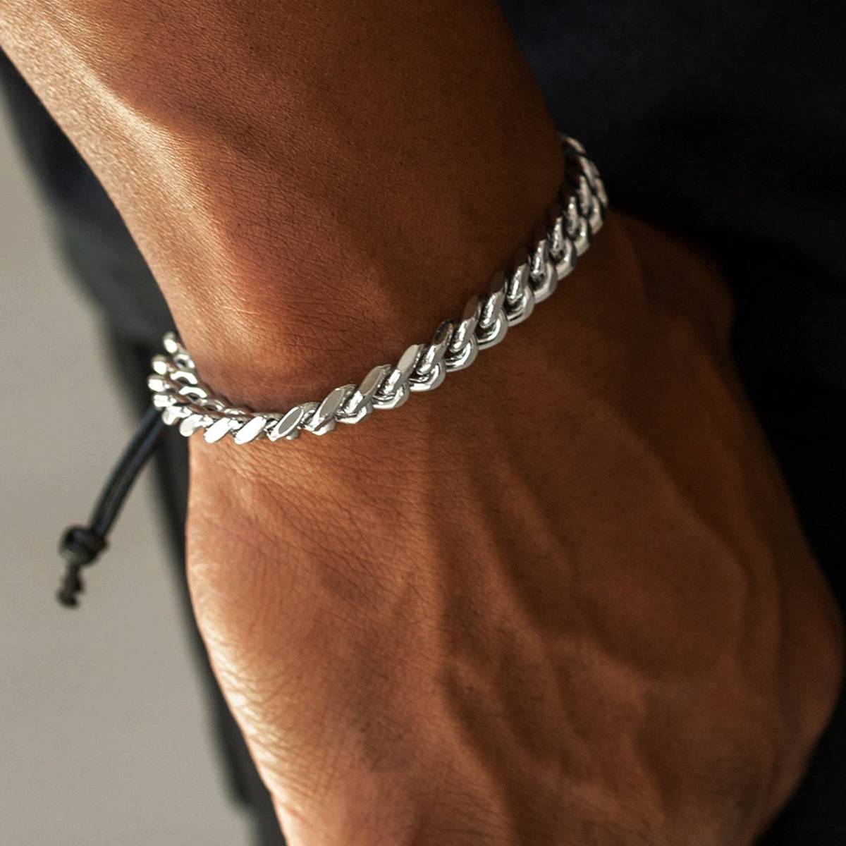 Amazon&#039;s hot new product stainless steel bracelet European and American hip-hop men&#039;s stainless steel wire rope braided bracelet 1 piece