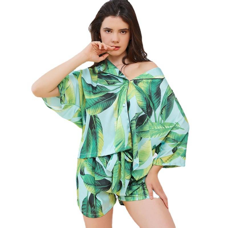 2023 summer new ice silk pajamas women&#039;s thin short-sleeved shorts two-piece suit Douyin net red live home service