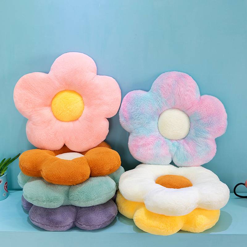 Cross-border small daisy flower cushion plush toy pillow sofa bay window cushion children&#039;s gift toys wholesale