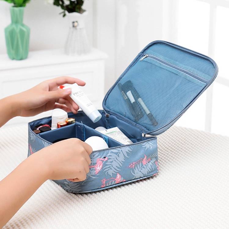 Large capacity, portable, waterproof, thickened travel makeup bag, beautician storage bag, women&#039;s makeup bag