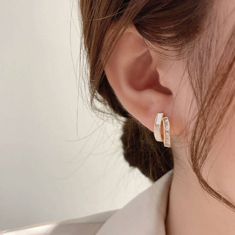 Shell double layered earrings with diamond earrings15
