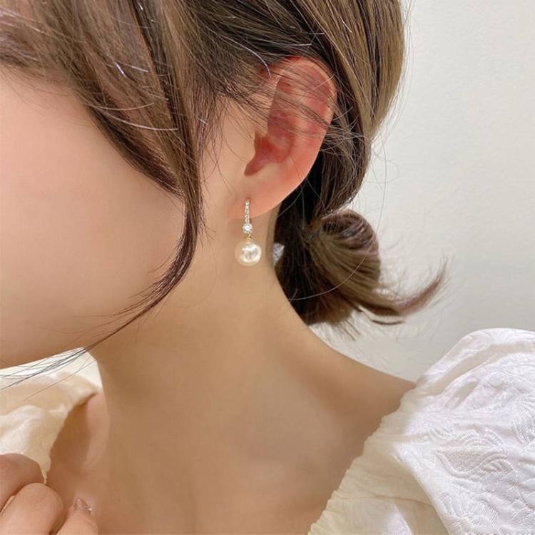 Shell double layered earrings with diamond earrings5