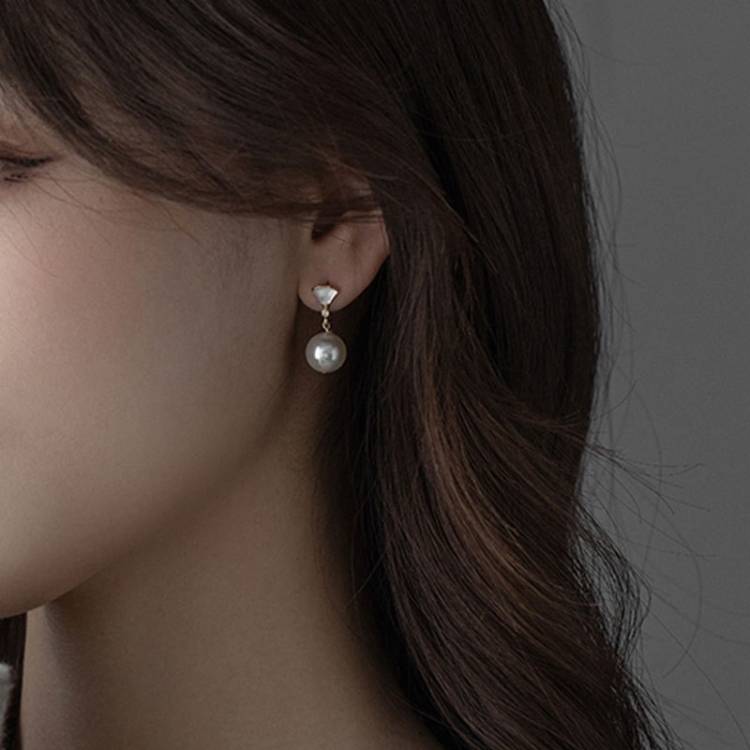 Shell double layered earrings with diamond earrings9