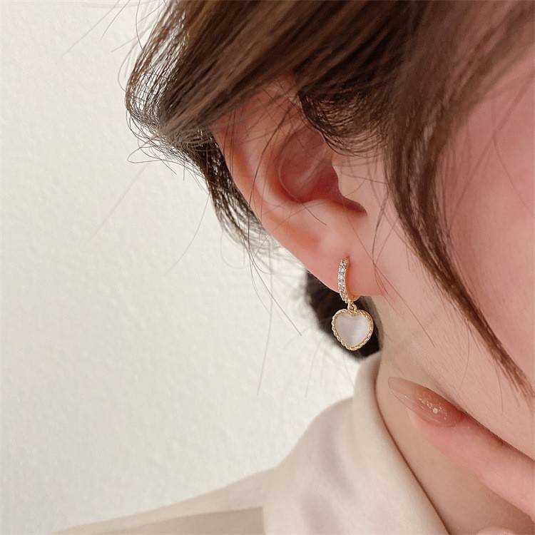Shell double layered earrings with diamond earrings